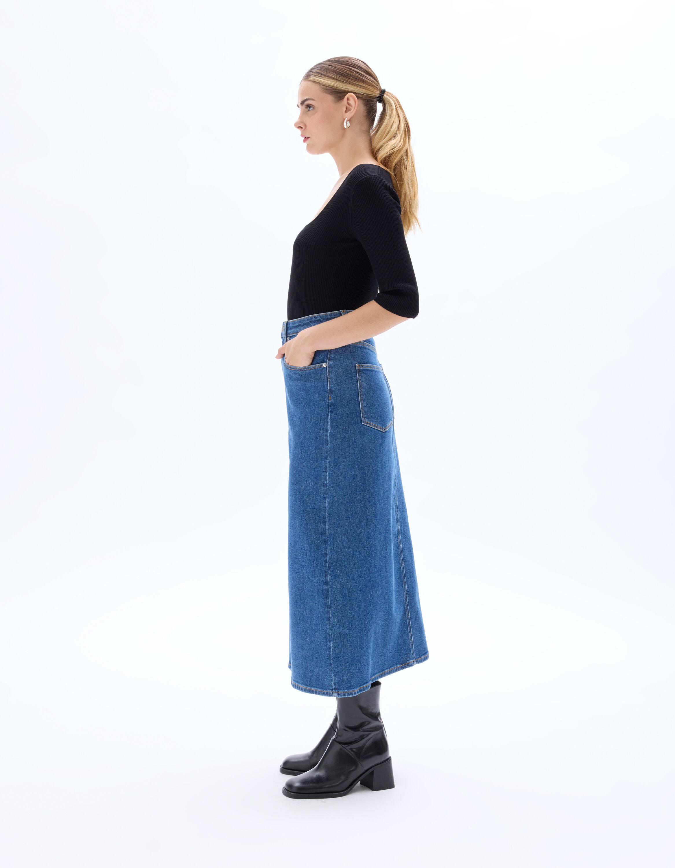 Jupe mi-longue en denim bleue celio be camaïeu