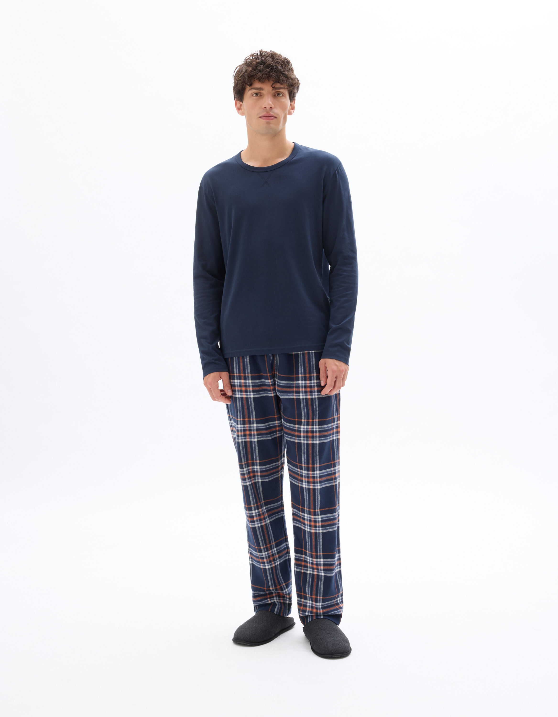 Pyjama haut et pantalon � carreaux 100% coton - marine