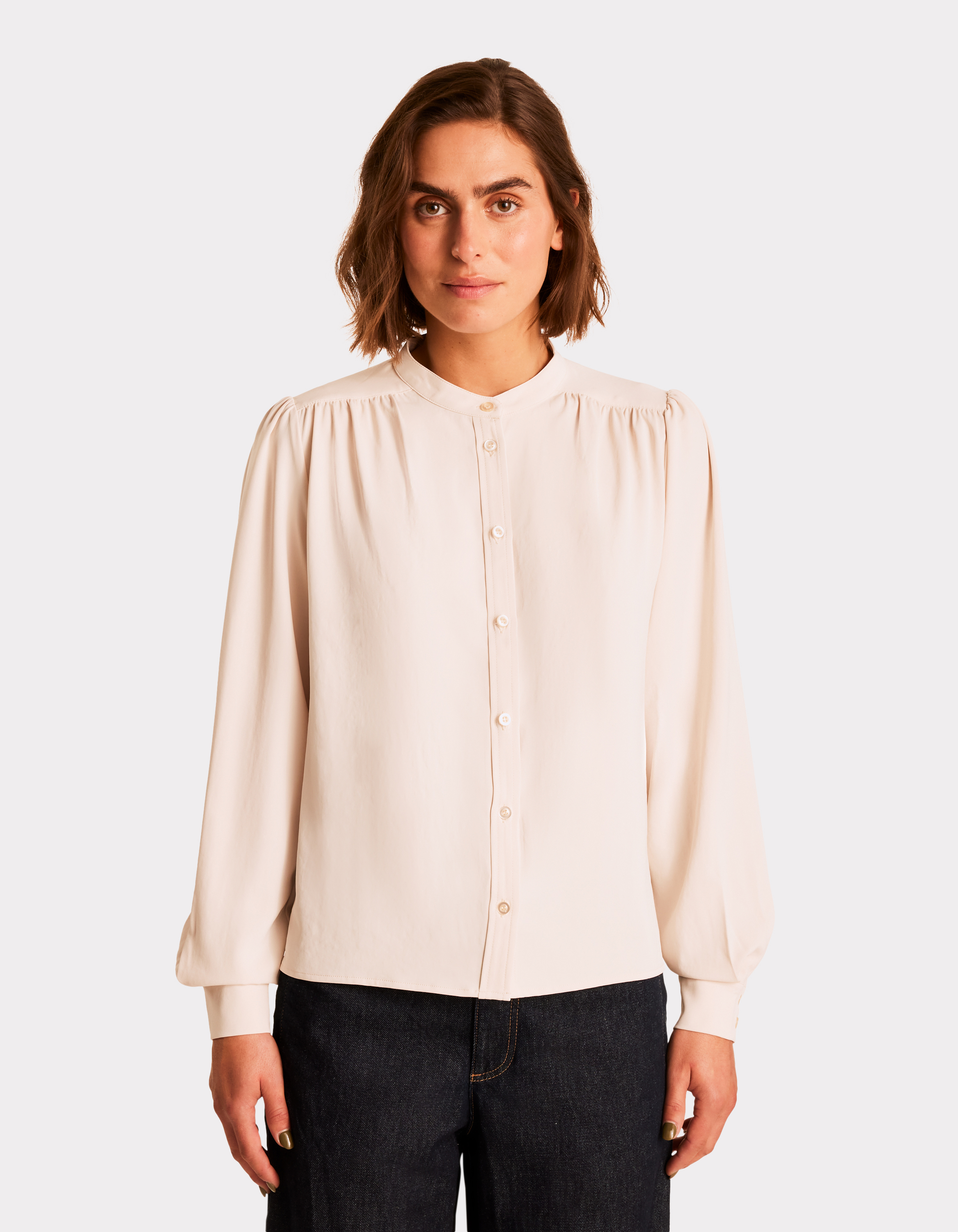 Blouse boutonnée satinée - beige - celio - Modalova