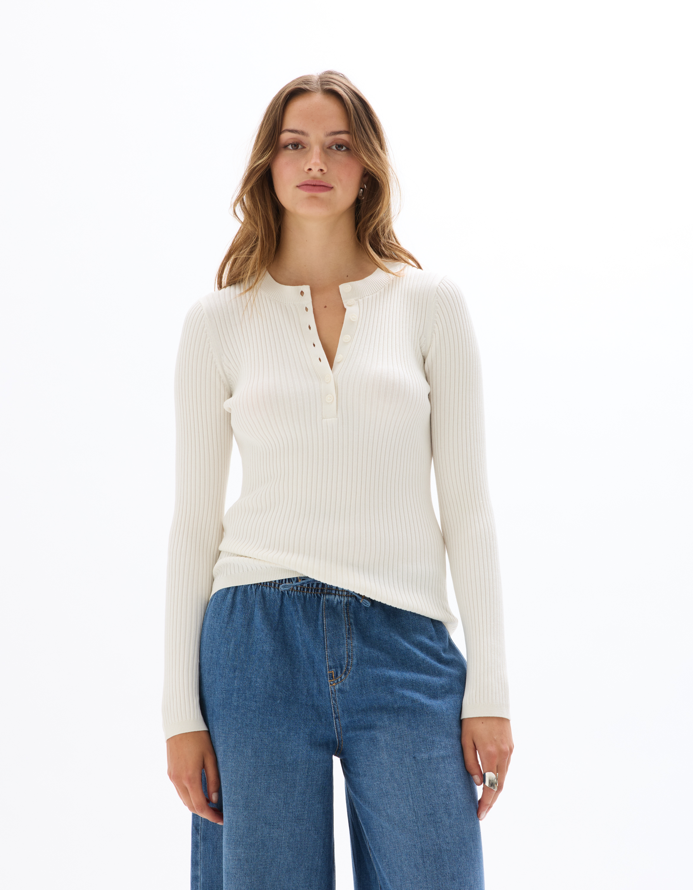 Pull à col rond boutonné - écru - celio - Modalova