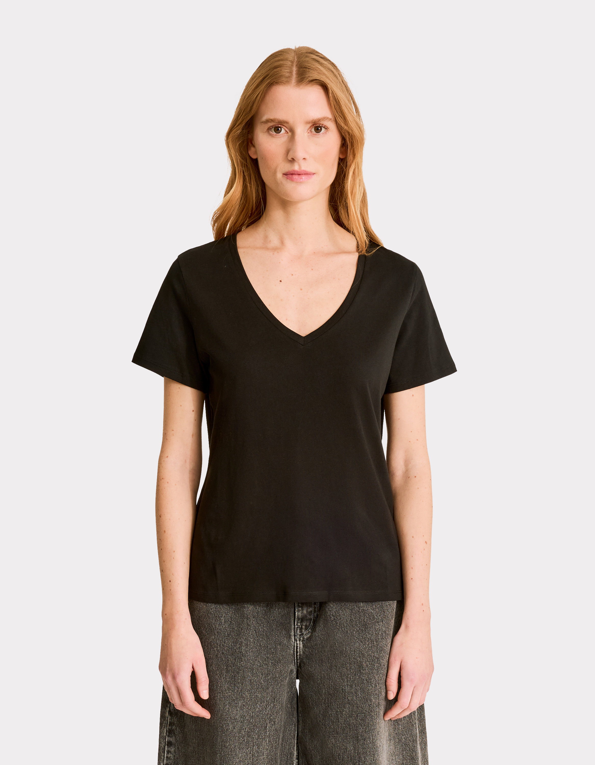 T-shirt en coton à col V - noir - celio - Modalova