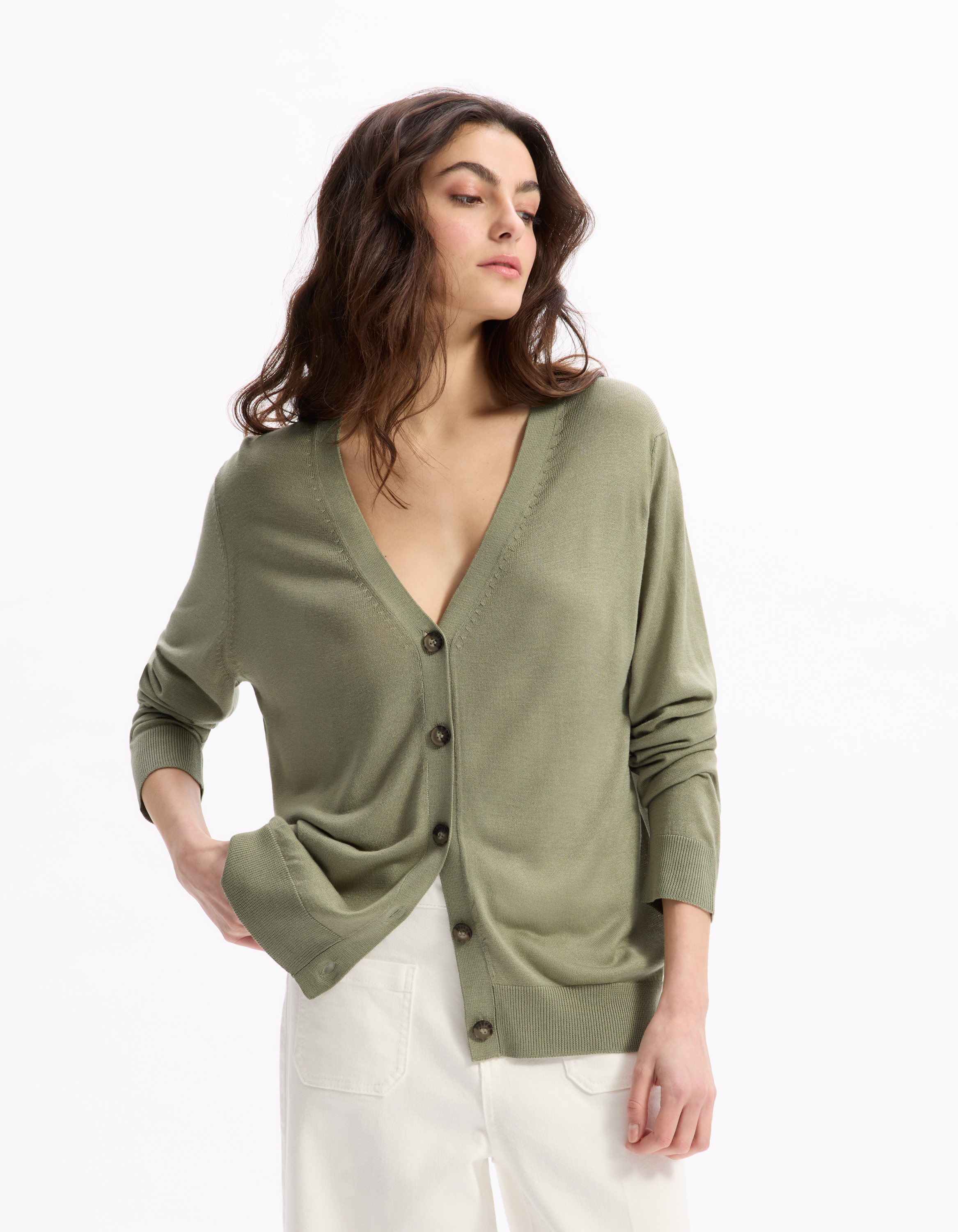 Gilet boutonné en maille fine - vert - celio - Modalova