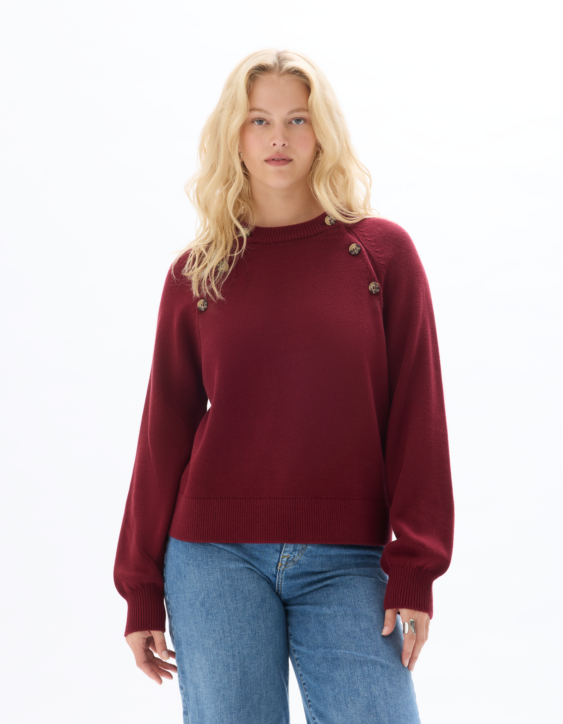 Pull col rond avec boutons décoratifs - rouge - celio - Modalova
