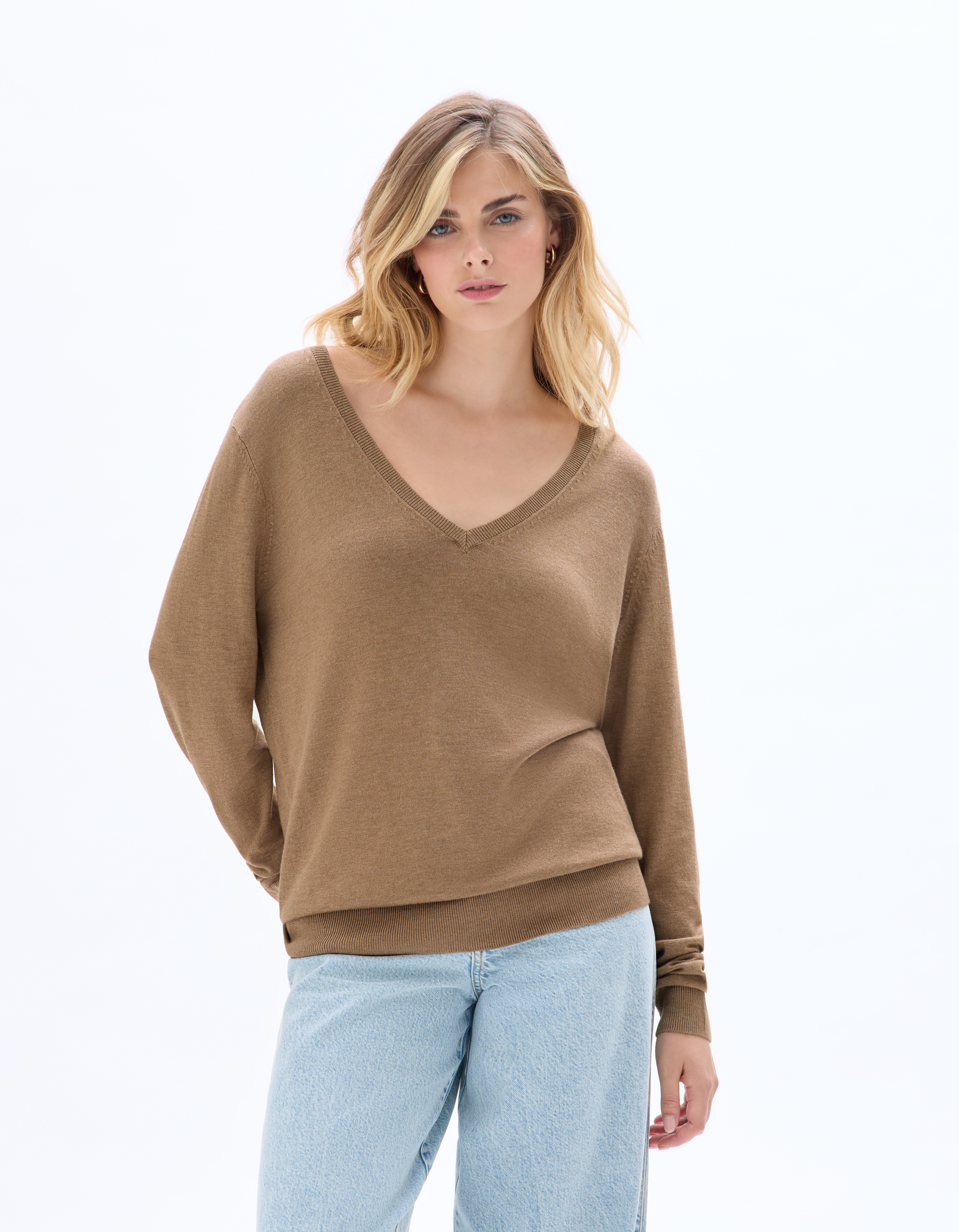 Pull fluide col V en viscose écovéro - marron - celio - Modalova