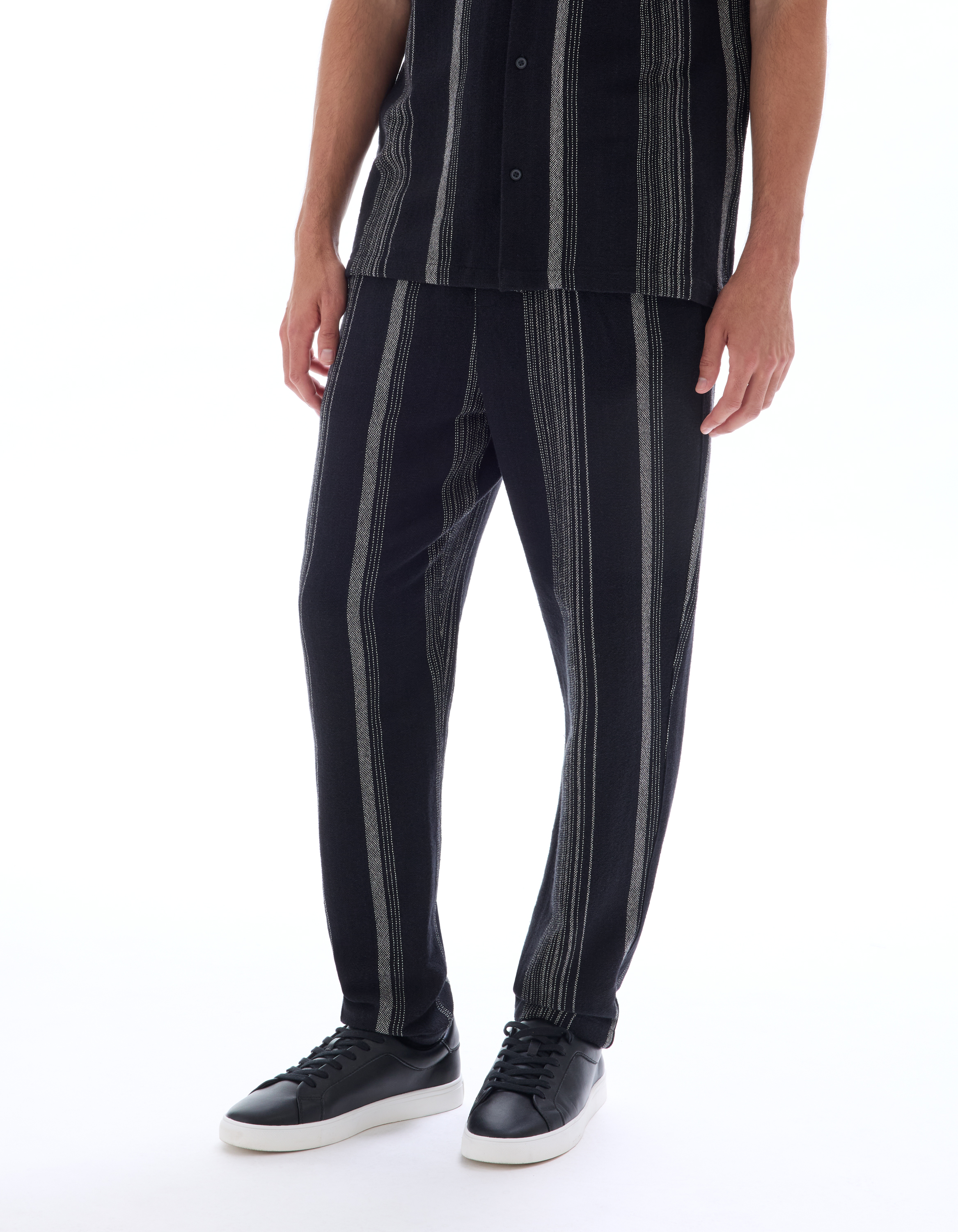 Pantalon straight texturé à rayures - camaieu - Modalova