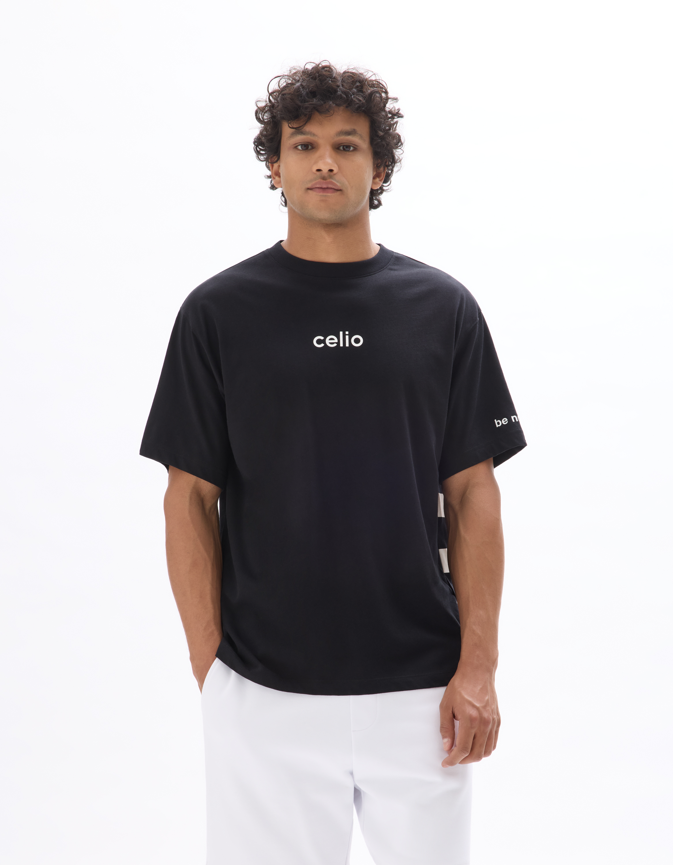 Corentin Moutet - T-shirt noir - camaieu - Modalova